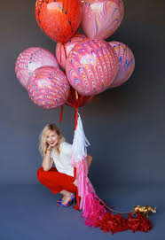 Globo De Marmol Rojo Con Cinta De Terciopelo Por Hellopopshop Globos Globos Grandes Globos Decorados