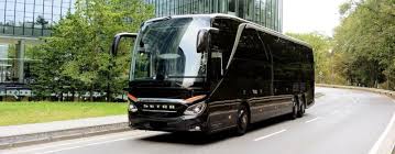 In calatoriile dumneavoastra cu autocarele pletl sunteti insotiti de soferi profesionisti cu o mare experienta si insotitoare de bord care va stau la dispozitie pe parcursul calatoriei. Transport International De Persoane Curse Romania Europa