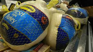Keep turkey in original wrapper and place on tray. What S The Fastest Way To Thaw A Frozen Turkey Howstuffworks
