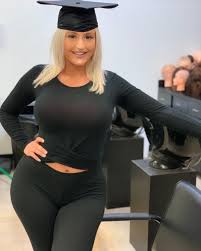 Danii Banks On Instagram My Journey Has Been Long I Don T Share Much Of My Personal Personal On He Chicas Guapas Modelos Chicas