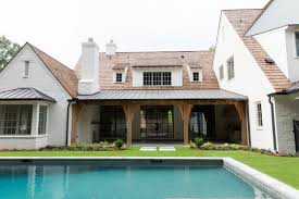 Front porches don't just cover the doorway in a modern farmhouse. Modern English Farmhouse Home Bunch Interior Design Ideas