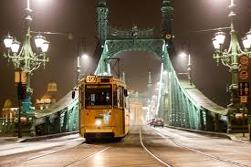Budapeste é a capital, cidade mais populosa e principal centro financeiro, corporativo, mercantil e cultural da hungria. Os Melhores Lugares Para Fotos Em Budapeste Love And Road