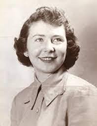 Dee Armbruster's Instagram, Twitter & Facebook