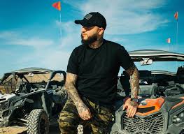 Letra y música de sus canciones con notas para guitarra. Hermano De Farruko Pierde Pierna En Accidente De Peso Yucatan