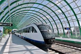 Pentru un bilet in trenurile visurilor tale, ar trebui sa platesti nu mai putin de 36.500 dolari, cam piperat, am putea spune. Cat Va Costa Un Bilet De Tren Pe Noua RutÄƒ Gara De Nord Aeroportul Otopeni