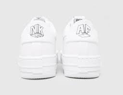 Rewrite the history of sneakers. Nike Air Force 1 Pixel Frauen