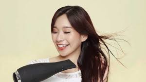 Dry hair is dull hair, and it looks the same after you wash it as it did before. Blow Dry Your Hair Like A Pro In 5 Easy Steps