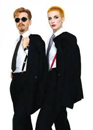 The song received positive reviews and was. Eurythmics Were A British Music Duo Consisting Of Members Annie Lennox And David A Stewart Stewart And Lennox Were Both Previously In The Band The Tour Avec Images Fanfare