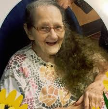 Lillian Cassell's Instagram, Twitter & Facebook