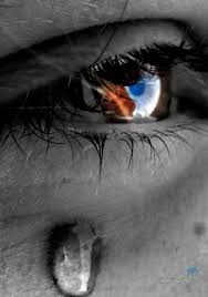 صور عيون حزينة تبكي دموع اروع 32 صورة عيون و دموع على الانترنت 2021 الطير الأبابيل Crying Eyes Eye Art Beautiful Eyes