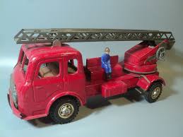 Au québec, canada, les fourgons d'incendies sont appelés « camions de pompiers ». Achetez Ancien Camion Occasion Annonce Vente A Loches 37 Wb163882109