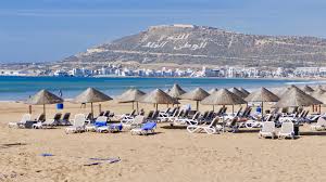 Quirlige märkte, bunte stoffe, unbekannte düfte und viele neue eindrücke erwarten euch dort. á… Der Strand Von Agadir In Marokko Reisemagazin Holidaycheck