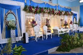 Paket dekorasi pernikahan luwes dengan harga 15 juta berikut sudah memenuhi aspek standar untuk keperluan pesta pernikahan yang di adakan di rumah. Paket Catering Pernikahan Di Rumah Prasmanan Rumahan 2021