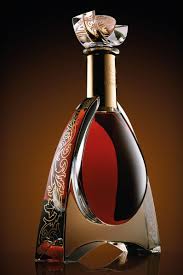 Martell Cognac Announces L Or De Jean Martell Luxuo Blog Luxe Flacons De Parfum Bouteille De Parfum Design De Bouteille