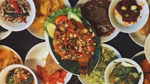 August 04, 2021 berikut 17 rumah makan padang yang terkenal di jakarta dan wajib. Kuliner Nusantara Di Singapura Cobain Nasi Padang Di Orchad Road Suara Batam