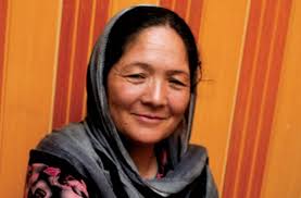 WomanFWoman1-5,991,992Rev8:Layout 1