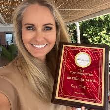 Tamara Fredericks's Instagram, Twitter & Facebook