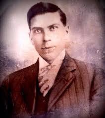 Richard Bomar's Instagram, Twitter & Facebook