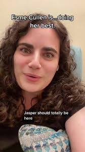 Look, Esme Cullen’s been dealing with this nonsense for A WHILE. #twilight  #booktok #fyp #ya I rewatched the Twilight movies last week and I have  THOUGHTS.