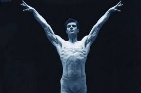 Roberto bolle altezza e peso.roberto bolle è nato il 26 marzo 1975. Roberto Bolle Eta Altezza Peso Vita Privata Curiosita Tutto Sul Ballerino Italiano Amato Nel Mondo Urbanpost
