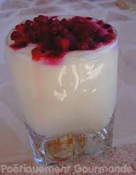 Mousse Au Chocolat Blanc A La Framboise Poetiquement Gourmande Mousse Chocolat Blanc Chocolat Blanc Mousse Au Chocolat