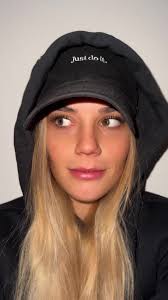 Delicious Strawberry Recipes by Selina Asici and Selina Cerci