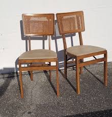 A Pair Of Stakmore Mid Century Modern Wood Folding Chairs Caned Back Blonde Wood Folding Stakmore Wood Folding Chair Chair Mid Century Modern Wood