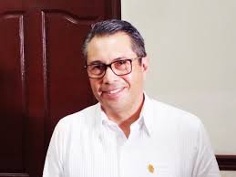 Tráfico de plazas en la UADY