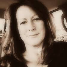 Lori Swift's Instagram, Twitter & Facebook