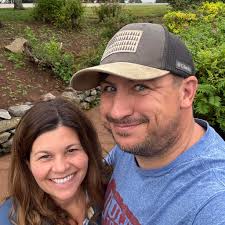 Planning to hike the trail May26th. Where is a good place in VA to start? I  am a newbie solo hiker looking to head NOBO. Be nice to start with other  hikers. |