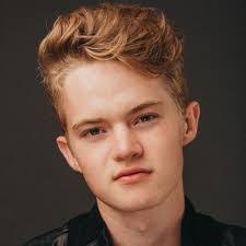 Kyle Teeter's Instagram, Twitter & Facebook