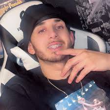 Louisville QB Lamar Jackson made it very clear yesterday -- he's playing QB  in the NFL. 📰: