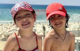 К примеру, дети пугачёвой и галкина купаются в родительской любви и ласке. Pozhar V Grecii Deti Filippa Kirkorova Chudom Spaslis Ot Stihii