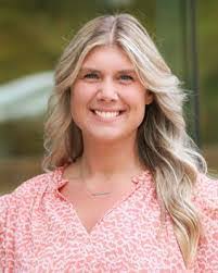 Amanda Willems's Instagram, Twitter & Facebook