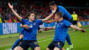 Italien eine mannschaft mit starker defensive? Em Italien Schlagt Osterreich Nach Verlangerungs Drama In Wembley Und Steht Im Viertelfinale Eurosport