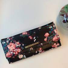 Get the lowest price on your favorite brands at poshmark. Bandolino Bags Bandolino Bifold Womens Wallet Floral Print Poshmark