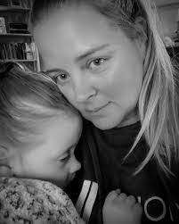 Donna Lukas's Instagram, Twitter & Facebook