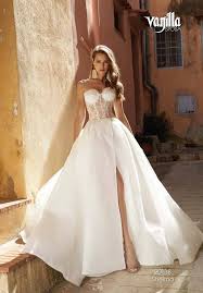 Check spelling or type a new query. Robe De Mariee Princesse Bustier Avec Sa Jupe Fendue Vs20118 Vente De Robe De Mariee A Saint Mitre Les Remparts Mariella