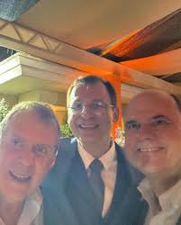 Muita alegria no casamento do meu amigo Dr. César Cabello com a Ana Elisa,  no último sábado, em Campinas. Hoje o Dr. Cabello é mastologista da Unicamp  e um dos melhores profissionais