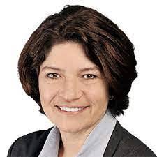 Kirsten Link's Instagram, Twitter & Facebook