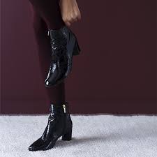 Voici l'ensemble des caractéristiques de cette boot pour femmes, de la marque fru.it :nom du produit : Avril Gau Boots Sosie En Vernis Noir Avrilgau Boots Photo Fredericlucano Style Photo Sonialucano Facebook