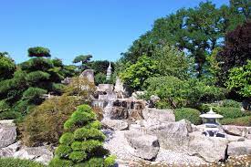 Nachdem sich beide kommunen zum partnerschaftsabkommen entschlossen hatten, formten die japaner ein symbolträchtiges und langlebiges präsent: Datei Freiburg I Brsg Seeparkgelande Japanischer Garten 2013 07 21 Landschaftsbild Jpg Wikipedia