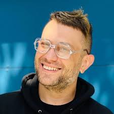 I am thrilled to share that I've joined the team at Aria as Marketing  Director! The past 4+ years at SuperRare have been an incredible  journey—operating as a curator and driving business