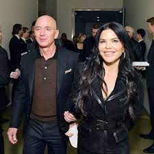 Scott was married to jeff bezos, founder of amazon and blue origin, from 1993 to 2019. Jeff Bezos Breaks Wealth Record Once Again Tatler