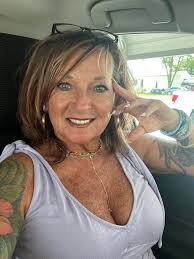 🇨🇿🇨🇿, love your freckles. You're incredibly beautiful 🌹🌹🌹🌹🌹🌹🌹🌹