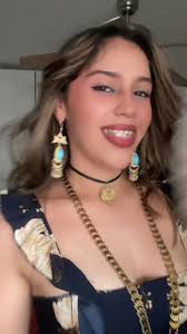 Tentaciones con Sandra Sandoval: Me mira y no puedo disimular lo que siento