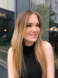 Hi everybody! My name is Dasha. I'm an artist from Ukraine 🇺🇦 but now I'm  living in Canada🇨🇦 Here is my art💓 Let me know what you think✨🙉