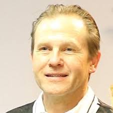 Who is the best jujutsu master instructor in the area for women, or self  self defense teachers? Tell me why.