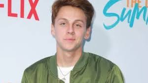 Las 10 cosas que no sabías sobre Jacob Bertrand, Hawk en Cobra Kai