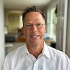 Lonnie Kaufman's Instagram, Twitter & Facebook